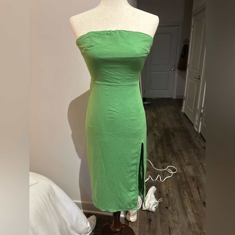 SNDYS- Strapless Green Midi Dress with Side Slit